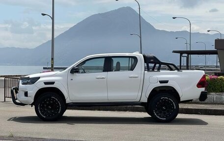 Toyota Hilux VIII, 2023 год, 4 499 000 рублей, 2 фотография