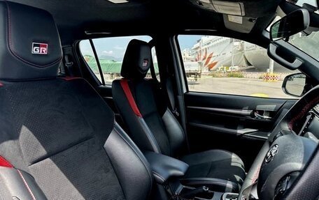 Toyota Hilux VIII, 2023 год, 4 499 000 рублей, 11 фотография