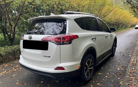 Toyota RAV4, 2016 год, 1 999 000 рублей, 5 фотография