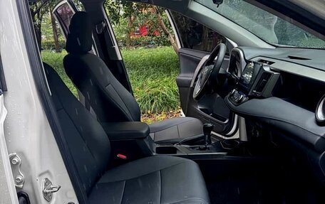 Toyota RAV4, 2016 год, 1 999 000 рублей, 13 фотография