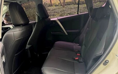 Toyota RAV4, 2016 год, 1 999 000 рублей, 12 фотография