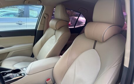 Toyota Camry, 2018 год, 3 400 000 рублей, 14 фотография