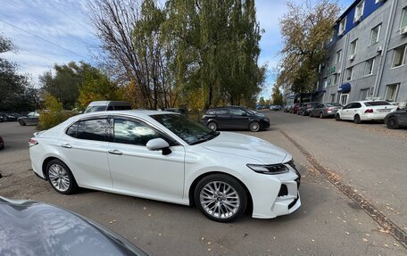 Toyota Camry, 2018 год, 3 400 000 рублей, 6 фотография