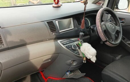 Toyota ISis I, 2008 год, 820 000 рублей, 2 фотография