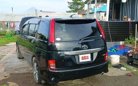 Toyota ISis I, 2008 год, 820 000 рублей, 4 фотография