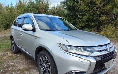 Mitsubishi Outlander III рестайлинг 3, 2017 год, 2 480 000 рублей, 11 фотография