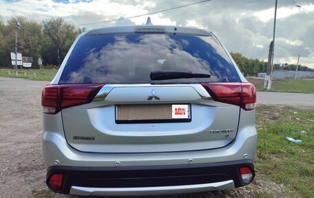 Mitsubishi Outlander III рестайлинг 3, 2017 год, 2 480 000 рублей, 14 фотография