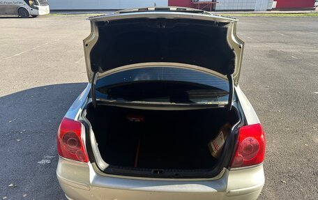 Toyota Avensis III рестайлинг, 2004 год, 580 000 рублей, 6 фотография