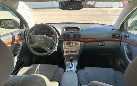 Toyota Avensis III рестайлинг, 2004 год, 580 000 рублей, 9 фотография
