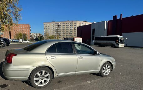 Toyota Avensis III рестайлинг, 2004 год, 580 000 рублей, 3 фотография