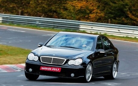 Mercedes-Benz C-Класс, 2003 год, 550 000 рублей, 1 фотография
