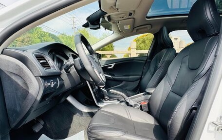 Volvo V40 II рестайлинг, 2019 год, 1 050 000 рублей, 10 фотография