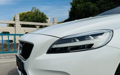 Volvo V40 II рестайлинг, 2019 год, 1 050 000 рублей, 9 фотография