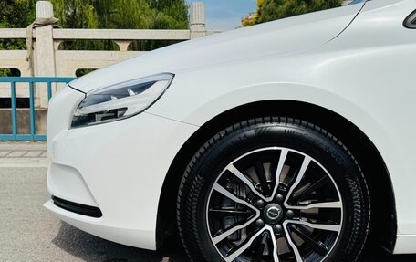 Volvo V40 II рестайлинг, 2019 год, 1 050 000 рублей, 8 фотография