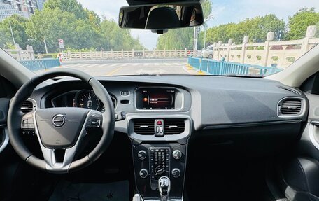 Volvo V40 II рестайлинг, 2019 год, 1 050 000 рублей, 13 фотография