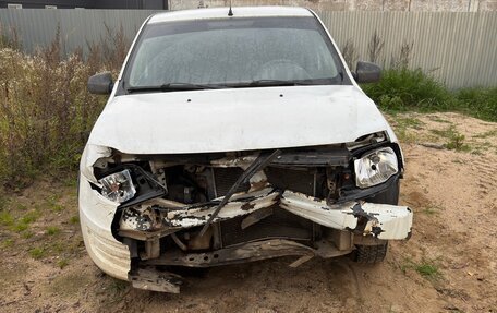 Renault Logan I, 2014 год, 110 000 рублей, 1 фотография