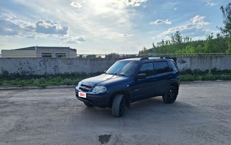 Chevrolet Niva I рестайлинг, 2017 год, 600 000 рублей, 3 фотография