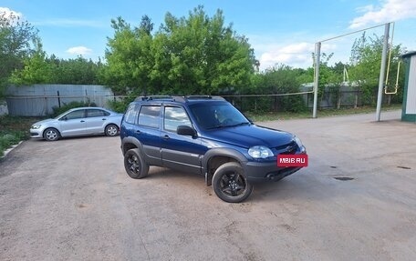 Chevrolet Niva I рестайлинг, 2017 год, 600 000 рублей, 2 фотография