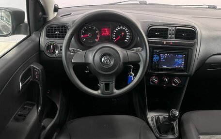 Volkswagen Polo VI (EU Market), 2011 год, 450 000 рублей, 14 фотография