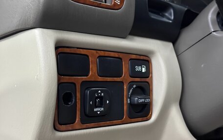 Toyota Land Cruiser 100 рестайлинг 2, 2004 год, 1 680 000 рублей, 12 фотография