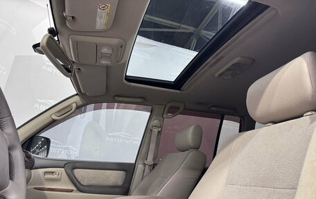 Toyota Land Cruiser 100 рестайлинг 2, 2004 год, 1 680 000 рублей, 10 фотография