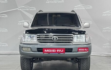Toyota Land Cruiser 100 рестайлинг 2, 2004 год, 1 680 000 рублей, 3 фотография