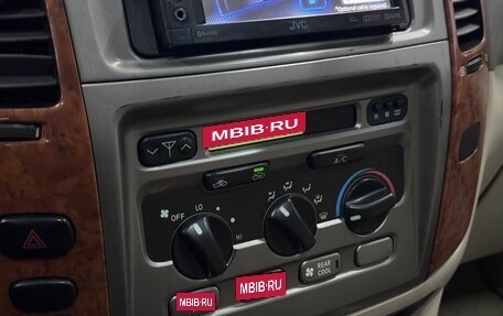 Toyota Land Cruiser 100 рестайлинг 2, 2004 год, 1 680 000 рублей, 14 фотография