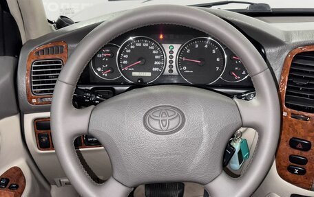 Toyota Land Cruiser 100 рестайлинг 2, 2004 год, 1 680 000 рублей, 17 фотография