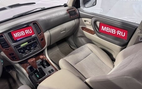 Toyota Land Cruiser 100 рестайлинг 2, 2004 год, 1 680 000 рублей, 18 фотография