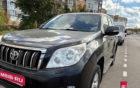 Toyota Land Cruiser Prado 150 рестайлинг 2, 2013 год, 2 600 000 рублей, 2 фотография