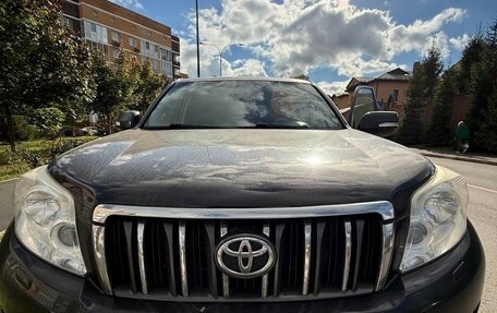 Toyota Land Cruiser Prado 150 рестайлинг 2, 2013 год, 2 600 000 рублей, 12 фотография