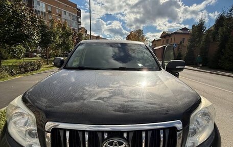 Toyota Land Cruiser Prado 150 рестайлинг 2, 2013 год, 2 600 000 рублей, 13 фотография