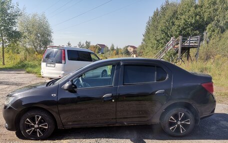Renault Logan II, 2015 год, 560 000 рублей, 5 фотография