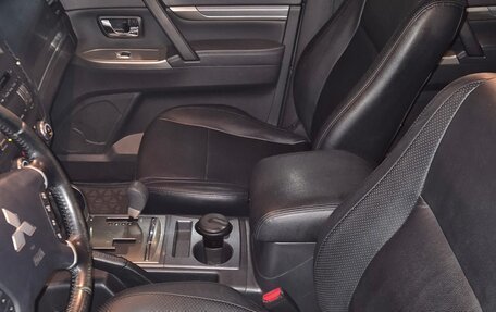 Mitsubishi Pajero IV, 2012 год, 2 050 000 рублей, 14 фотография