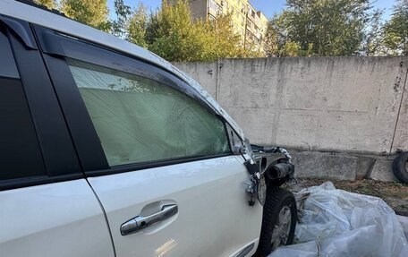 Toyota Land Cruiser 200, 2015 год, 2 500 000 рублей, 2 фотография