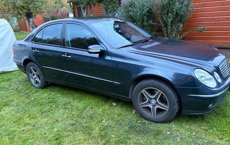 Mercedes-Benz E-Класс, 2004 год, 970 000 рублей, 3 фотография