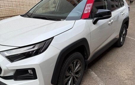 Toyota RAV4, 2024 год, 3 600 000 рублей, 2 фотография