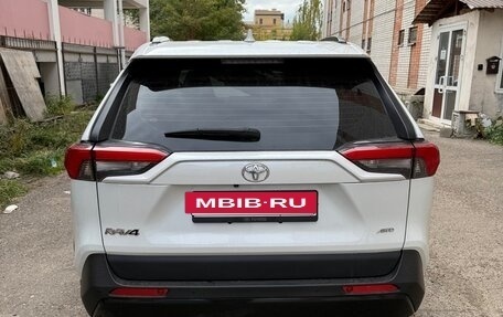 Toyota RAV4, 2024 год, 3 600 000 рублей, 6 фотография