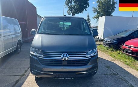 Volkswagen Multivan T6 рестайлинг, 2022 год, 5 499 966 рублей, 1 фотография