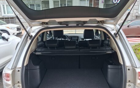 Mitsubishi Outlander III рестайлинг 3, 2014 год, 1 600 000 рублей, 11 фотография