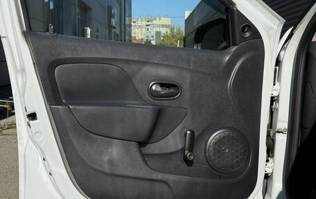 Renault Logan II, 2018 год, 350 000 рублей, 13 фотография