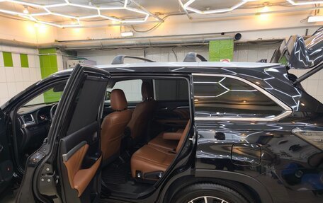 Toyota Highlander III, 2018 год, 3 850 000 рублей, 6 фотография