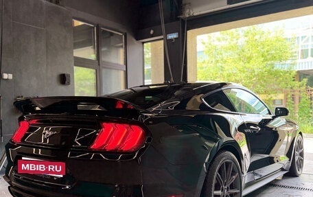 Ford Mustang VI рестайлинг, 2019 год, 3 330 000 рублей, 8 фотография