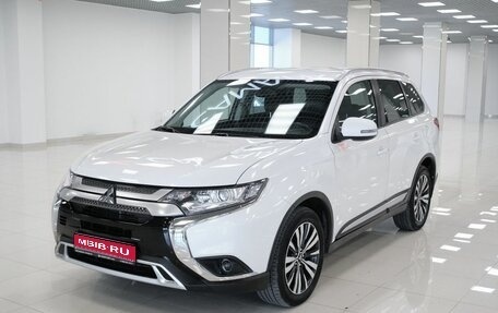 Mitsubishi Outlander III рестайлинг 3, 2020 год, 2 551 000 рублей, 1 фотография