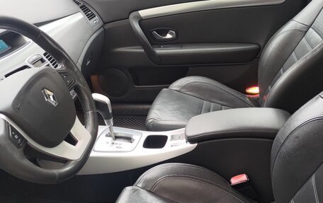 Renault Laguna III рестайлинг, 2009 год, 1 020 000 рублей, 11 фотография