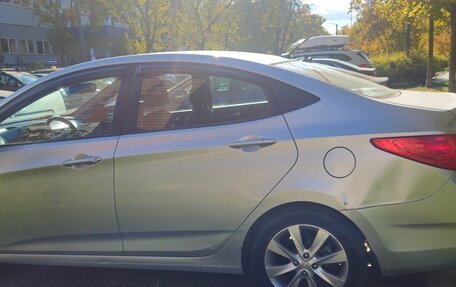 Hyundai Solaris II рестайлинг, 2011 год, 740 000 рублей, 4 фотография