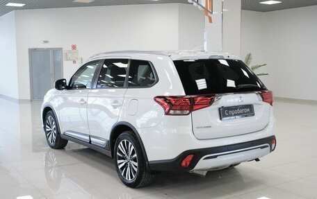 Mitsubishi Outlander III рестайлинг 3, 2020 год, 2 551 000 рублей, 5 фотография