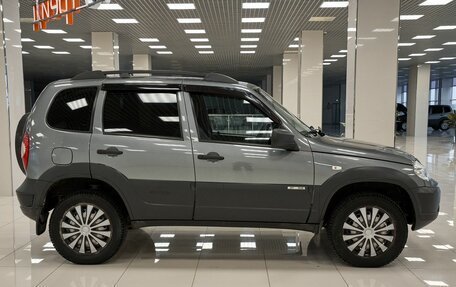 Chevrolet Niva I рестайлинг, 2018 год, 642 000 рублей, 5 фотография