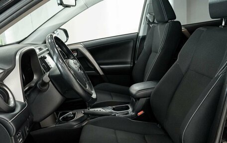 Toyota RAV4, 2018 год, 2 385 000 рублей, 14 фотография