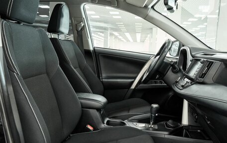 Toyota RAV4, 2018 год, 2 385 000 рублей, 15 фотография
